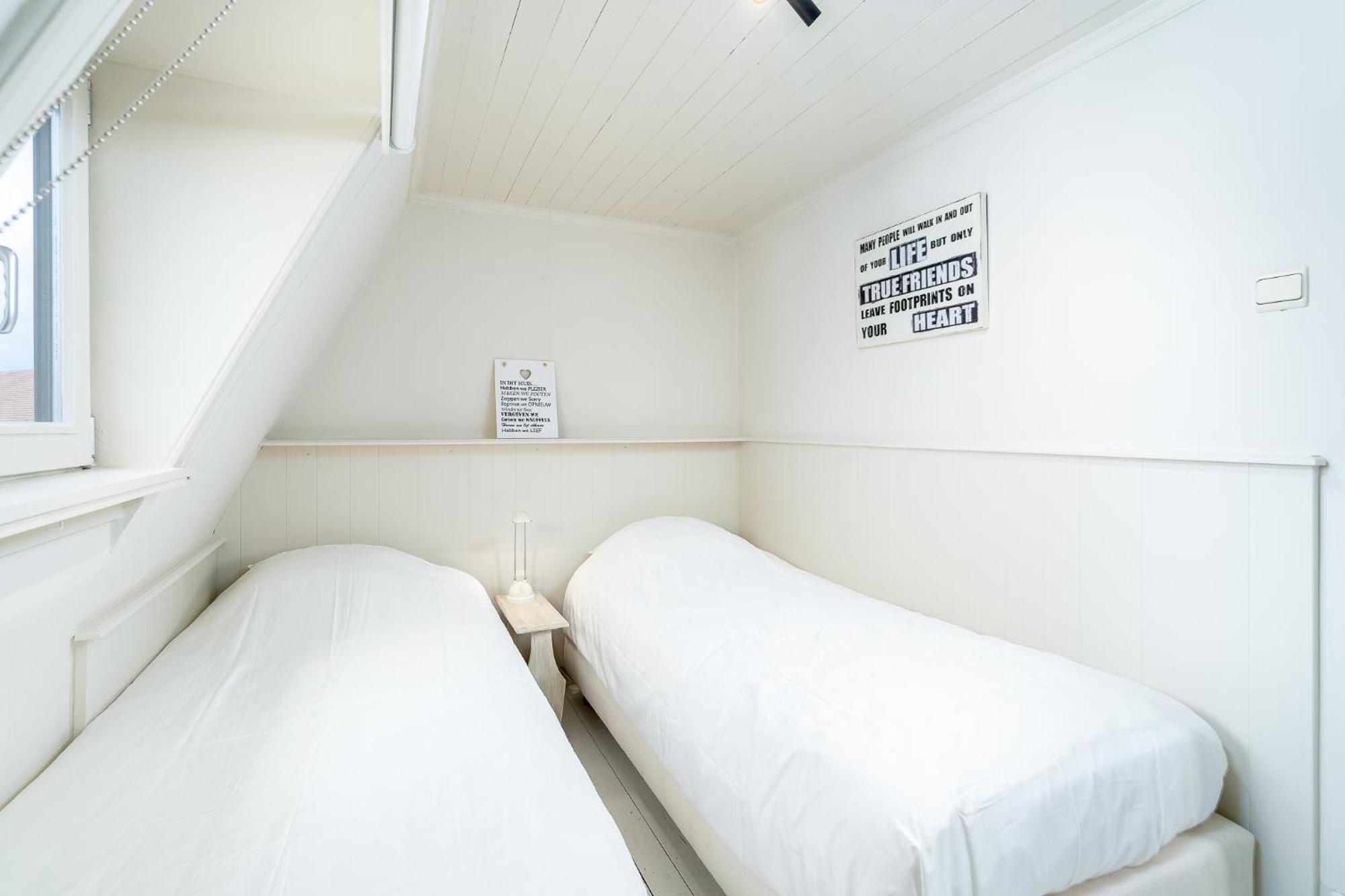 Caprino Guesthouse クノック・ヘイスト エクステリア 写真